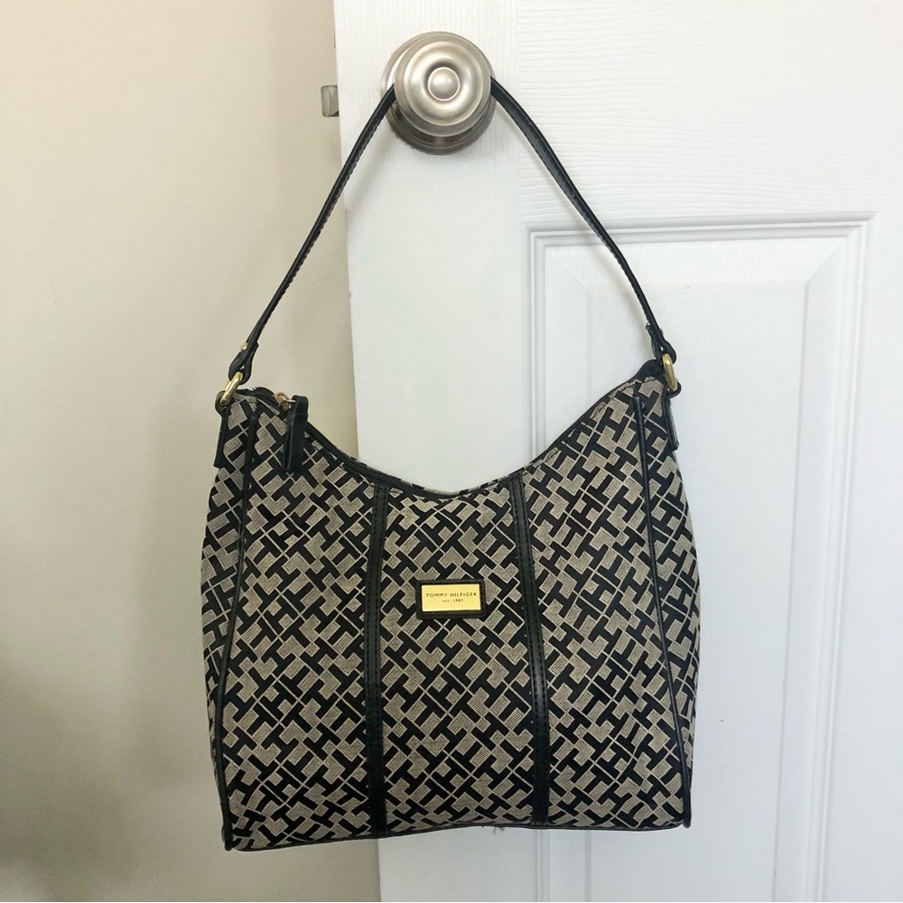 Tommy Hilfiger Hobo Bag